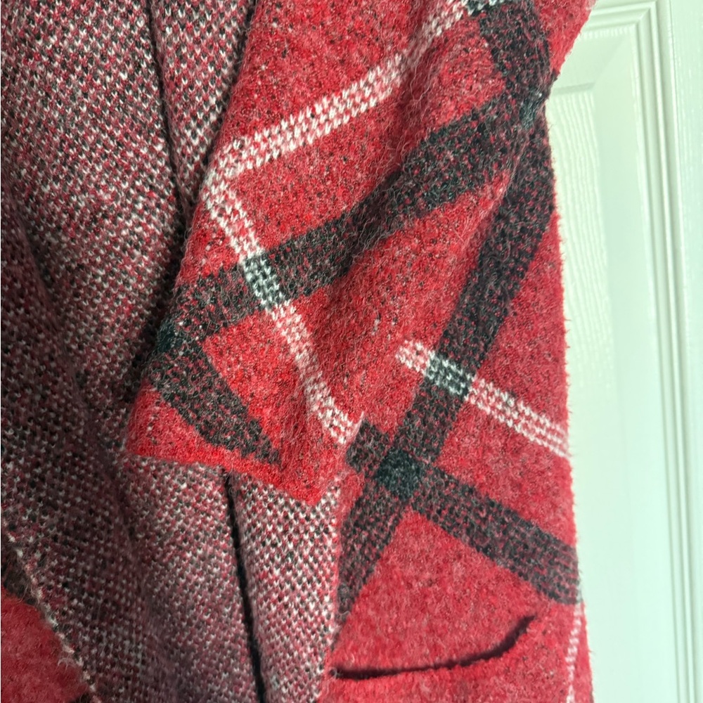 Red and Black Plaid Duster - Picture 6 of 10
